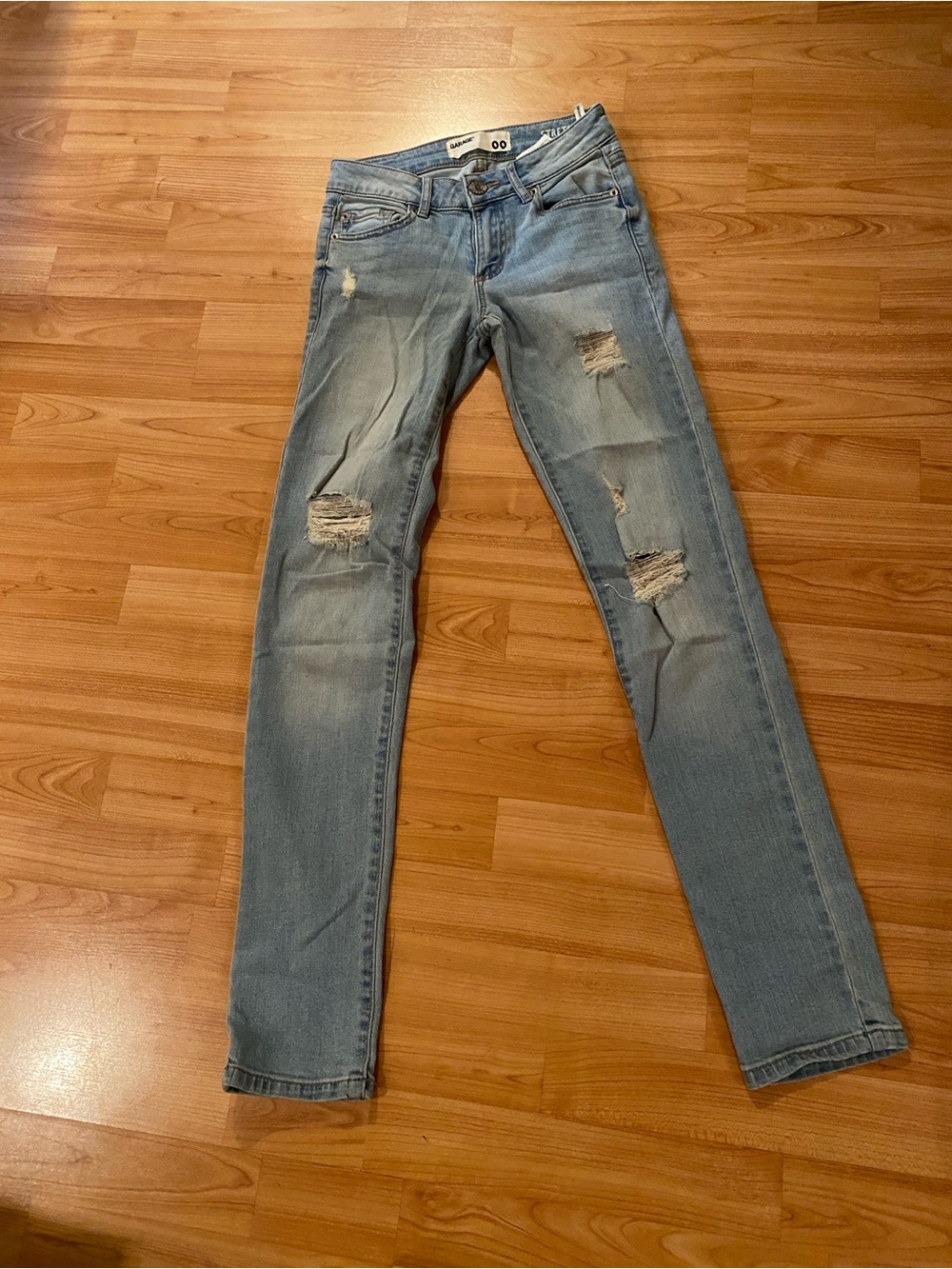 Light Wash Distressed Women’s Jeans
